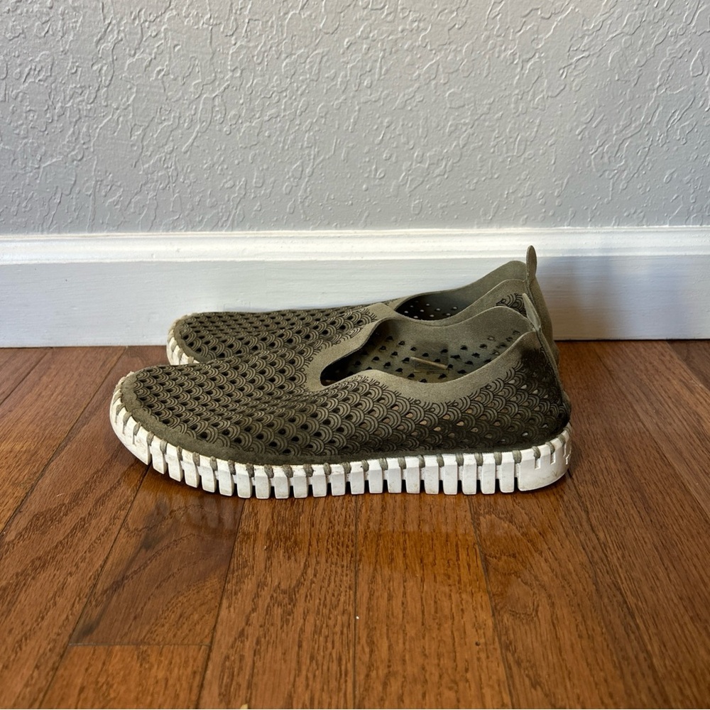 Isle Jacobsen hornbaek tulip slip on shoe EU 37 Women’s size 6.5-7 green